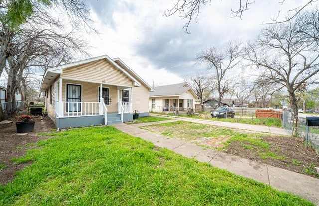 2635 Harlandale Avenue Gallery 2