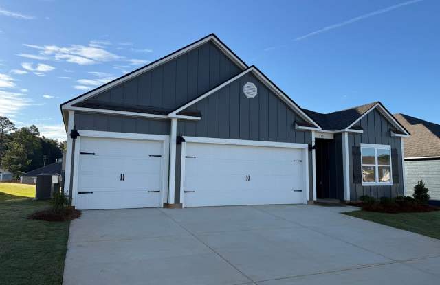 Springville Schools One Level 4 Bedroom / 3 Bathroom/ 3 Car Garage photos photos