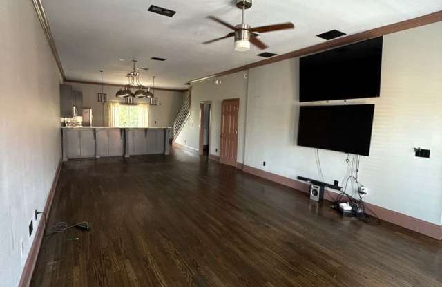3 bedroom/3 bath Townhome with extra room/bedroom off of Gaines st. Available August 2027 ! Gallery 4