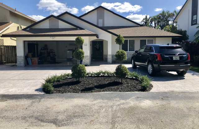 7858 Nw 189th St photos photos
