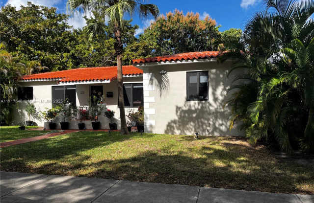 3351 Sw 18th St photos photos