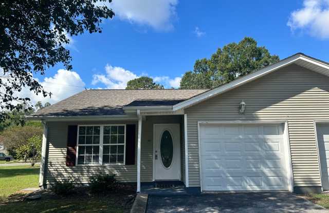 Charming 2 Bed, 1 Bath, 1 Car Garage, Covered Patio in Private Neighborhood! photos photos