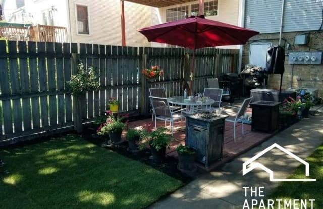 1665 W Wrightwood Ave 1 - 1665 West Wrightwood Avenue, Chicago, IL 60614