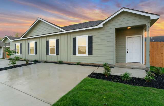 4 Week Free Move-In Special! Brand-New 3-Bedroom Duplex with Modern Finishes & Private Fenced Yard in Seguin Gallery 3