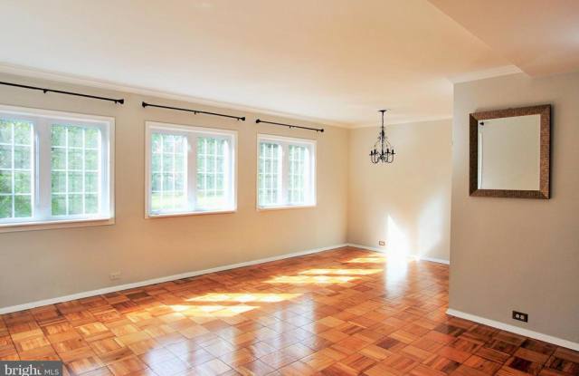1562 MOUNT EAGLE PL Gallery 3