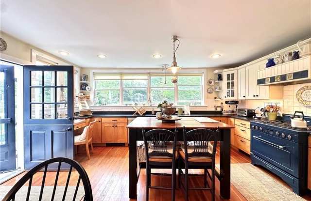 142 Water Street photos photos