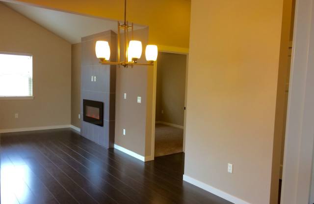 Beautiful Penthouse in 45 Central!! Gallery 4