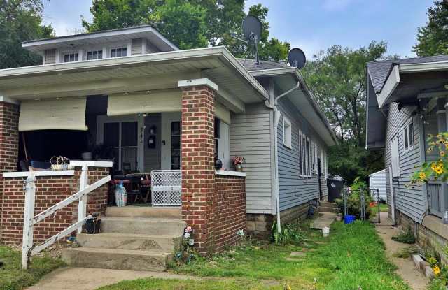 942 N Bradley Avenue Gallery 3