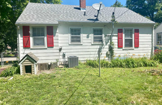 2 Bedroom and 1 Bathroom house Available Now! - 5701 Madison Avenue, Lincoln, NE 68507