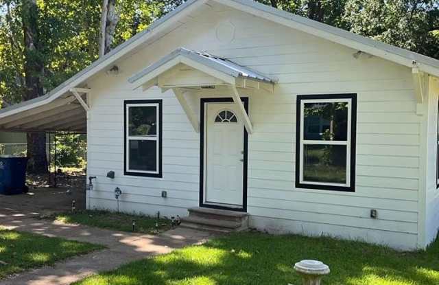 517 W Front Street - 517 West Front Street, Mineola, TX 75773