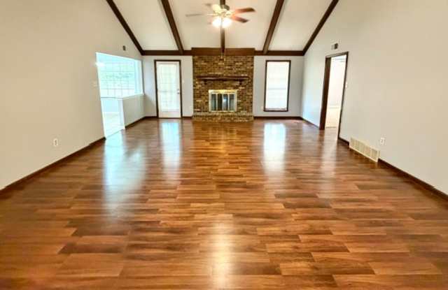 EdneyRidgeDr8660 Gallery 3