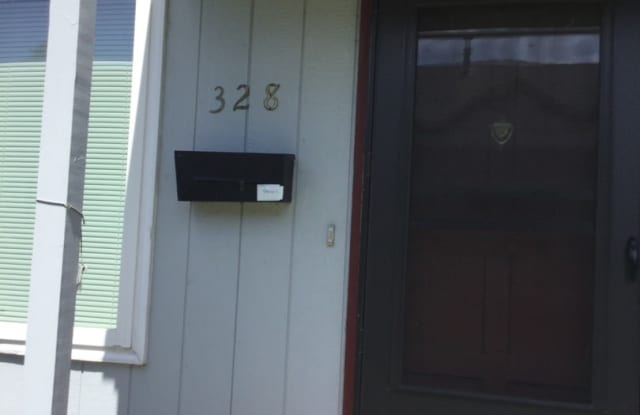 Quaint One Bedroom Duplex ~Close to Campus! photos photos