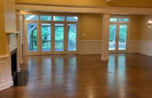 SINGLE FAMILY HOME Gallery 3