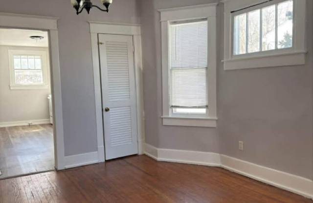 U of L Campus - 3 bedroom house! photos photos