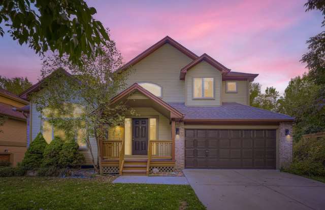 Spacious 5BR/3.5BA Boulder House - Available NOW! photos photos