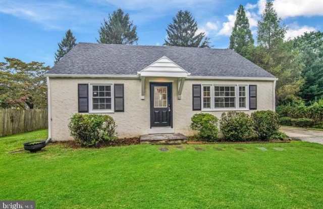 22 BUTTONWOOD AVE - 22 Buttonwood Avenue, Chester County, PA 19355