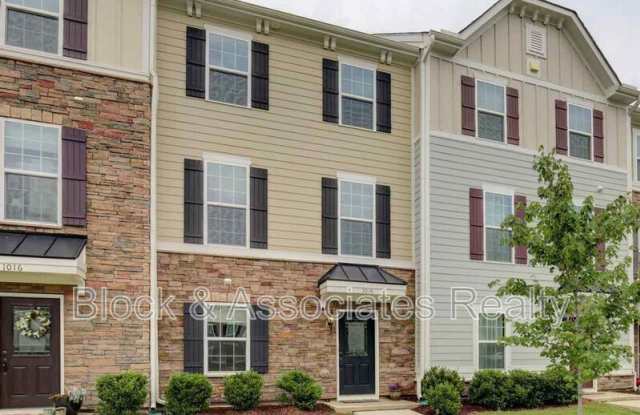 1014 Tender Drive photos photos