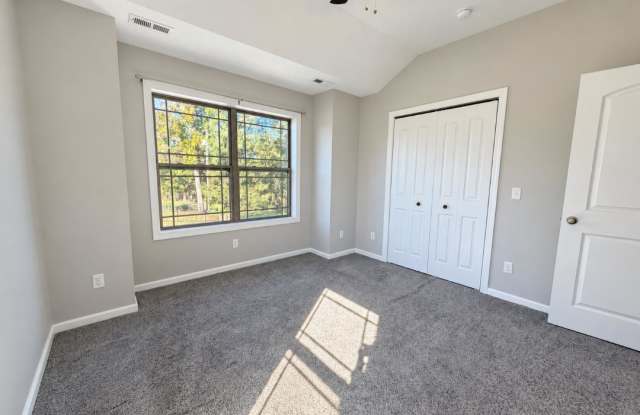 829 Riverview Lane Gallery 3