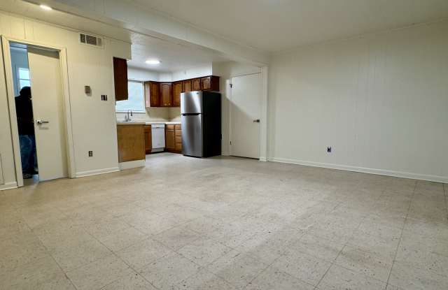 536 Aurora Avenue Gallery 2