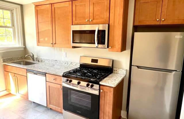 Huge 1 Bedroom Apartment, in the Near west End with an extra den space! photos photos