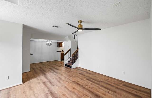 4240 Madera Road Gallery 4