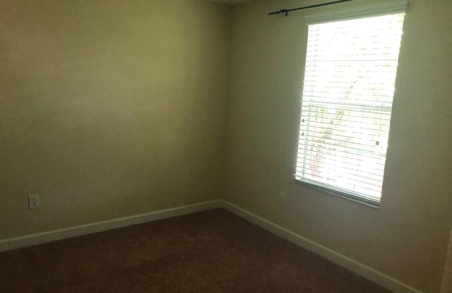 5 BEDROOM 2 STORY HOUSE ON INDEPENDENCE - WINTER GARDEN - LAWN CARE, CABLE AND INTERNET INCLUDED!!! Gallery 4