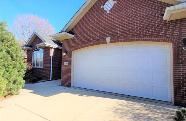 10349 Sutton Place photos photos