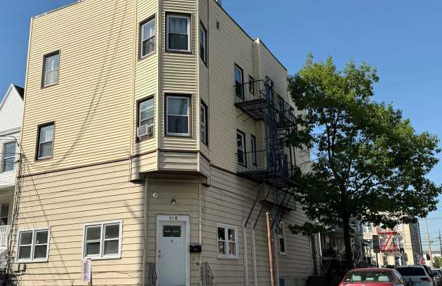 460 MERCER ST photos photos