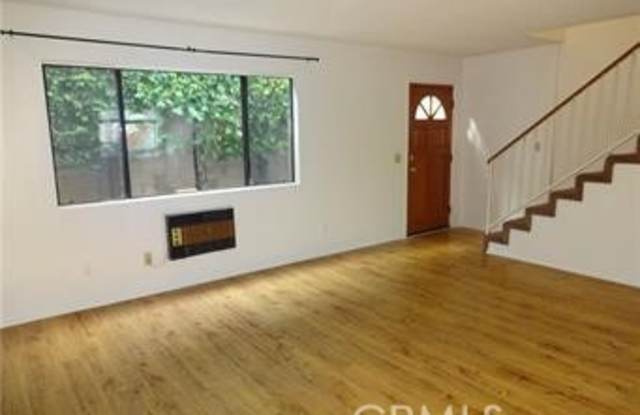 835 W 25th Street W - 835 West 25th Street, Los Angeles, CA 90731