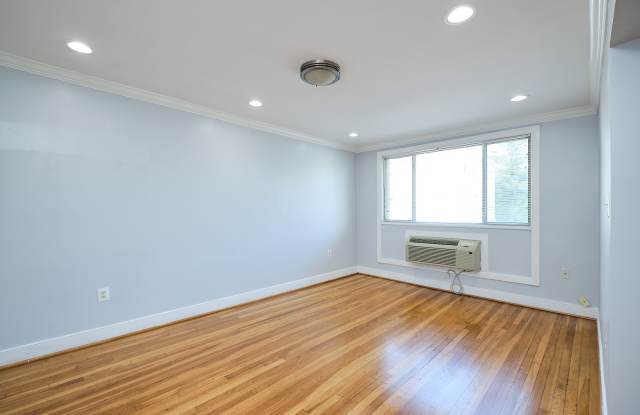 2832 Hartford St SE Apt 203 Gallery 4