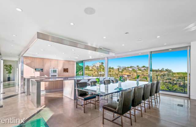 1564 Blue Jay Way Gallery 4