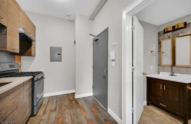 180 Spring St Gallery 4