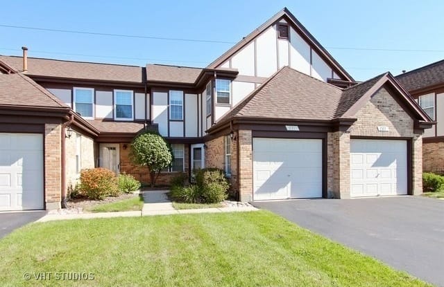 271 E Fabish Drive - 271 East Fabish Drive, Buffalo Grove, IL 60089