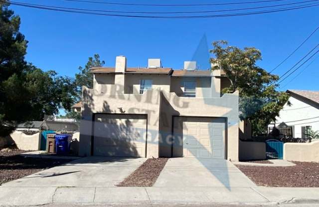 2 bed townhouse w/garage and enclosed yard! photos photos