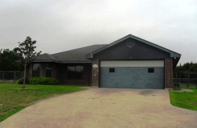 645 Whispering Oaks Dr Gallery 1