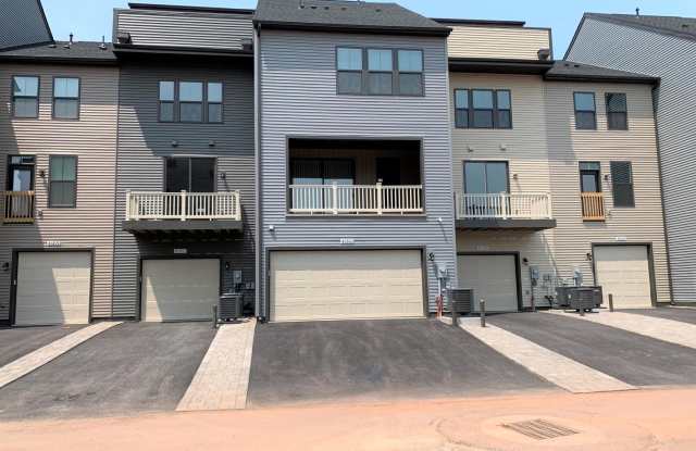 43503 APPLE ORCHARD SQ Gallery 4