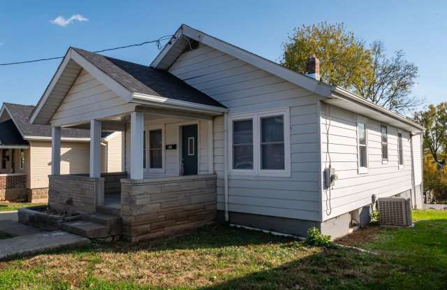 Remodeled 3 Bedroom 1 Bath home Ready for Move in! - 821 West 1st Street, Bloomington, IN 47403