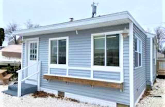 ****Warwick/Oakland Beach – Waterfront Single Family Home - $1,750**** photos photos