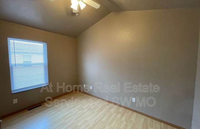 633 W Meadowview Gallery 4
