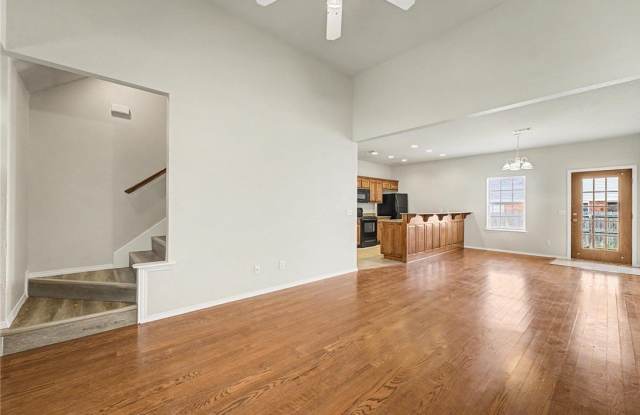 3102 Deerfield Gallery 3