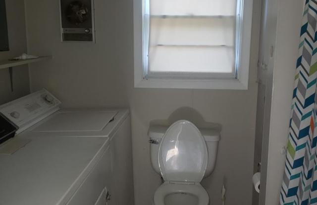 211 West Merrill Avenue - 1/2 Gallery 4