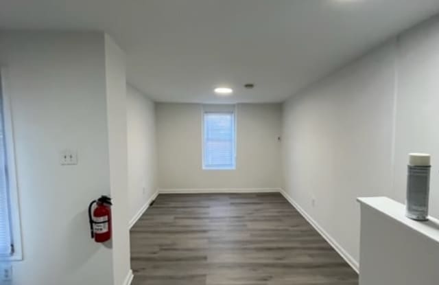 311 Cedar Street - B Gallery 4