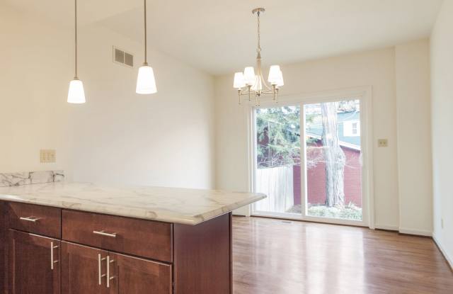 333 Denniston St photos photos