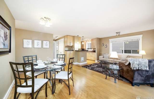 AVAILABLE AUGUST 1ST >> Beautiful Fully Remodeled 2BR/1BA Condo in Seattle! photos photos