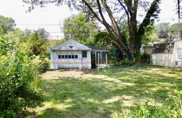 Charming Home with Spacious Backyard in Toledo! Gallery 3