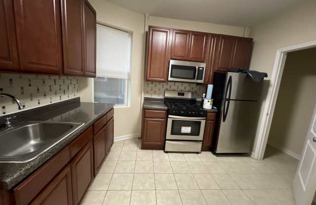 146 Manhattan Ave photos photos
