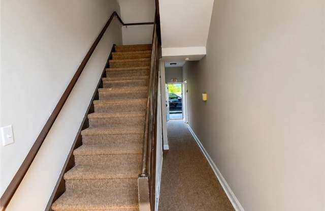 735 N Highland Gallery 4
