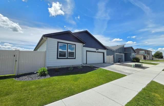 $2,800 - Beautiful Newer Construction Home in Cheney photos photos
