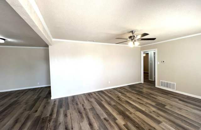 **BEAUTIFUL WESTERN ESTATES HOME** Gallery 4