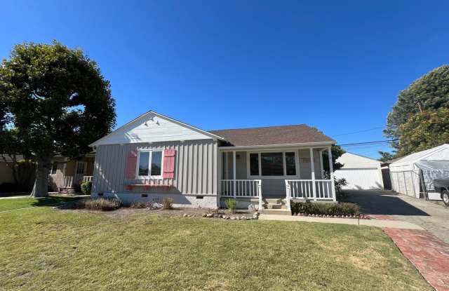 Clean and comfortable 3 bedroom available in Long Beach photos photos